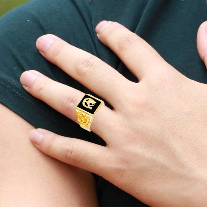 14K Yellow Gold Onyx Men's Ring - Image 2